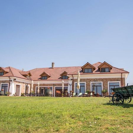 St Peter Vini Hotel Svaty Peter Екстериор снимка