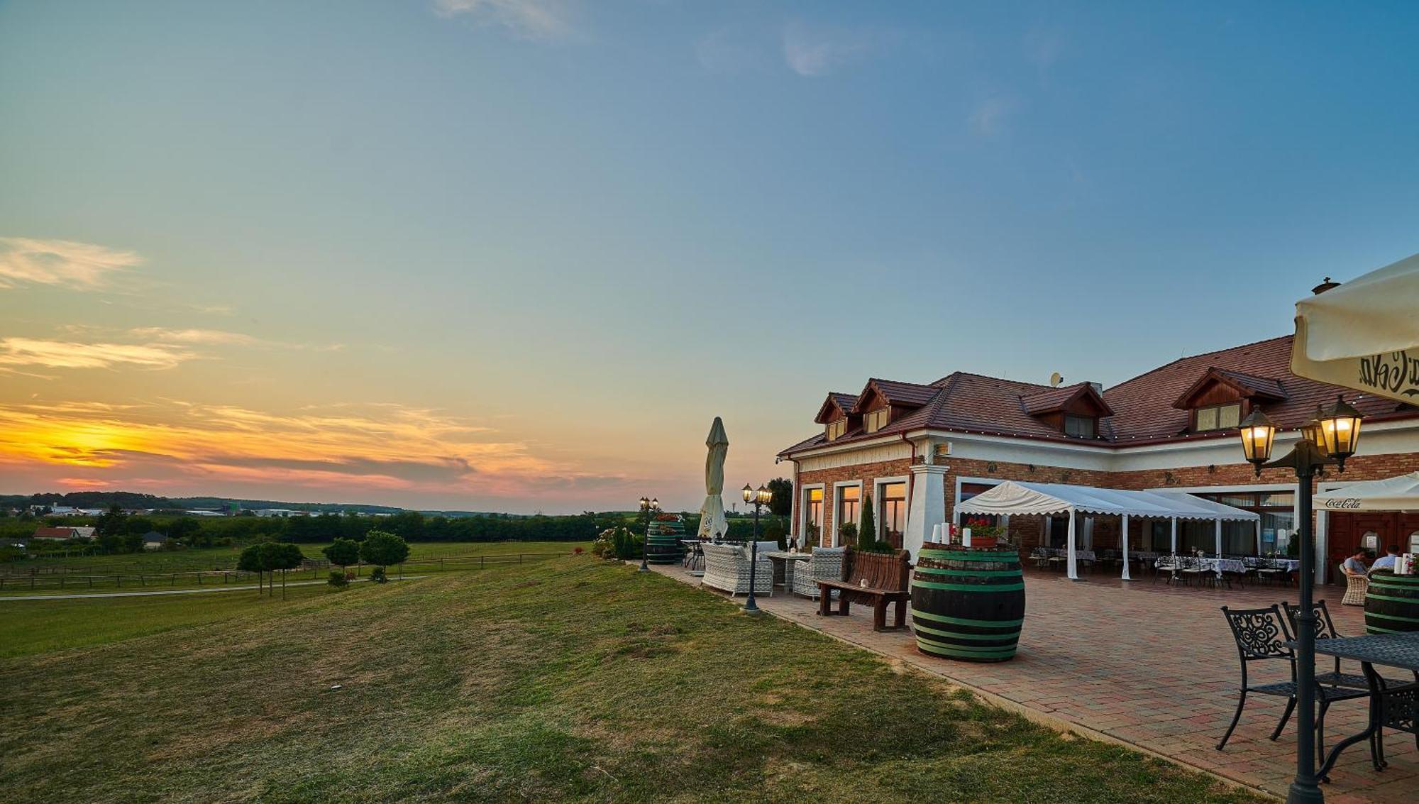 St Peter Vini Hotel Svaty Peter Екстериор снимка