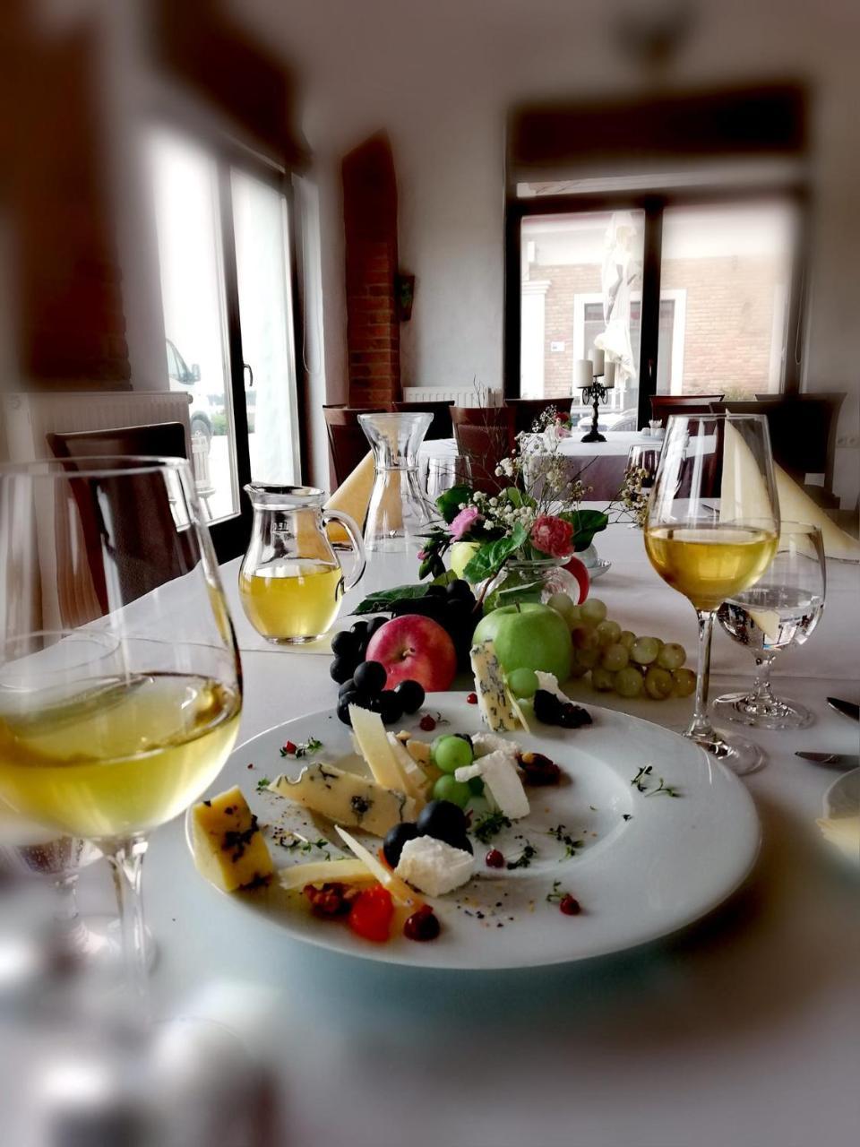 St Peter Vini Hotel Svaty Peter Екстериор снимка